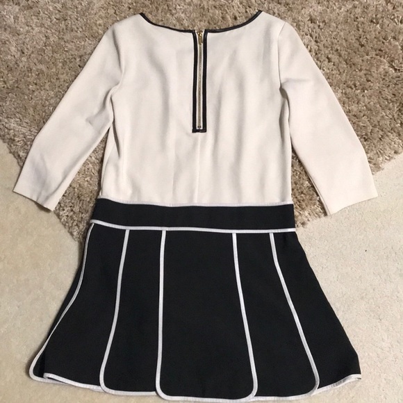 Ladies dress - Picture 3 of 3